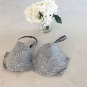 Victoria Secret PINK Light Lift Bra